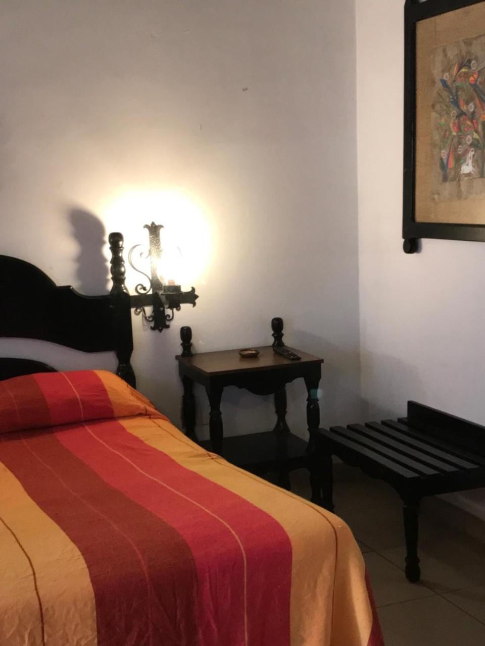 Hotel Villa De Flores Uruapan  エクステリア 写真