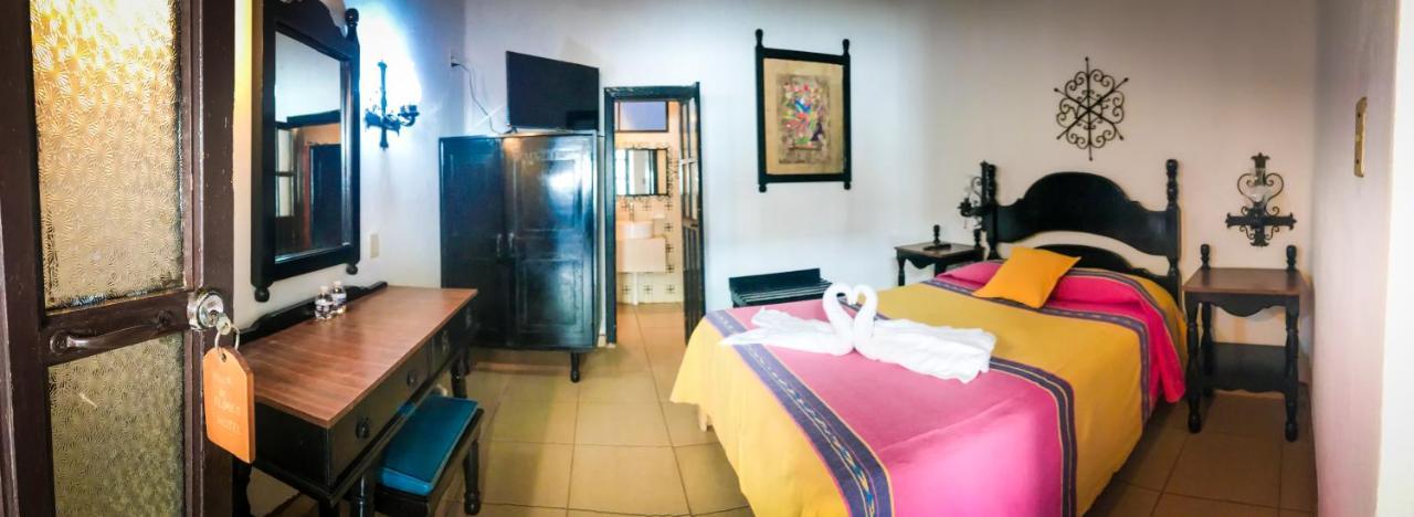 Hotel Villa De Flores Uruapan  エクステリア 写真