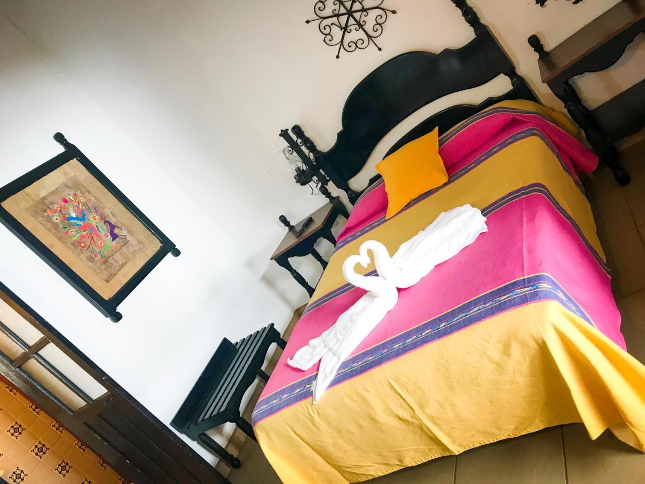Hotel Villa De Flores Uruapan  エクステリア 写真