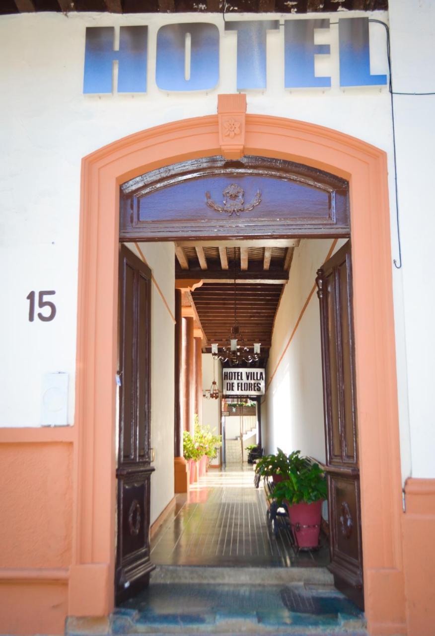 Hotel Villa De Flores Uruapan  エクステリア 写真
