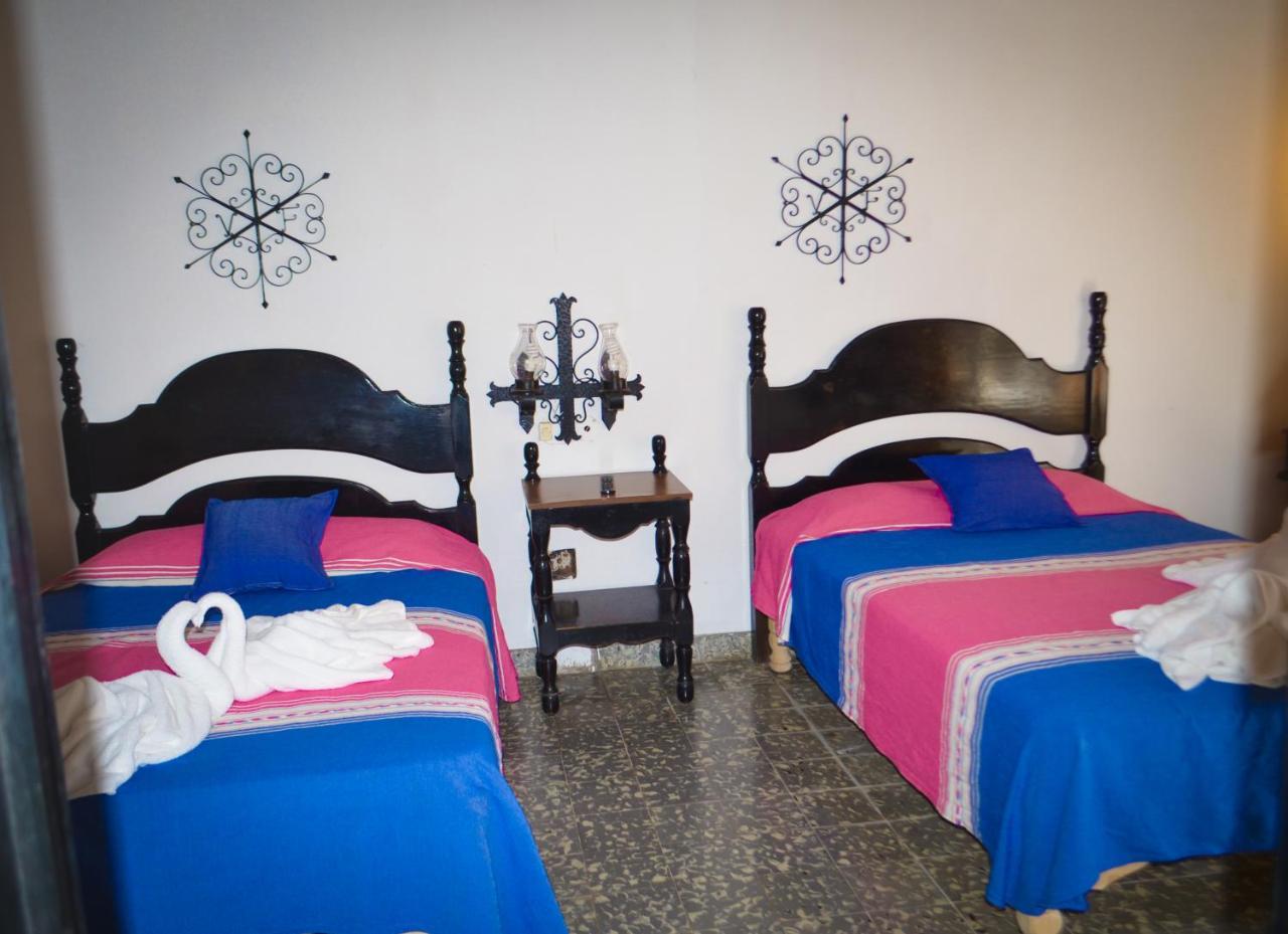 Hotel Villa De Flores Uruapan  エクステリア 写真