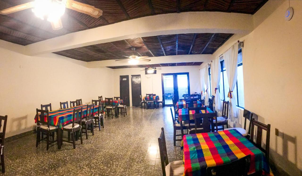 Hotel Villa De Flores Uruapan  エクステリア 写真