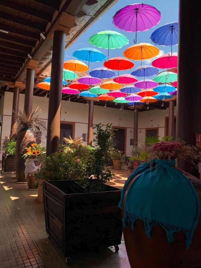 Hotel Villa De Flores Uruapan  エクステリア 写真