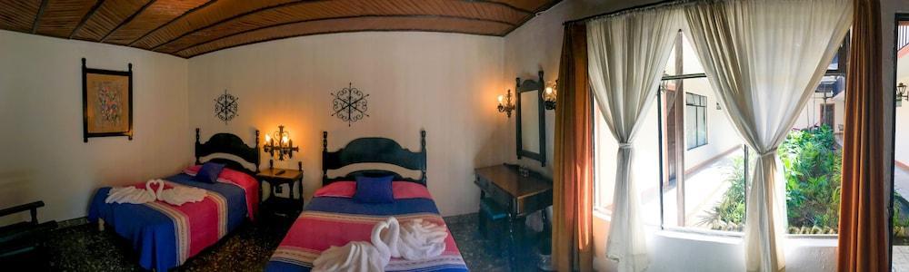 Hotel Villa De Flores Uruapan  エクステリア 写真