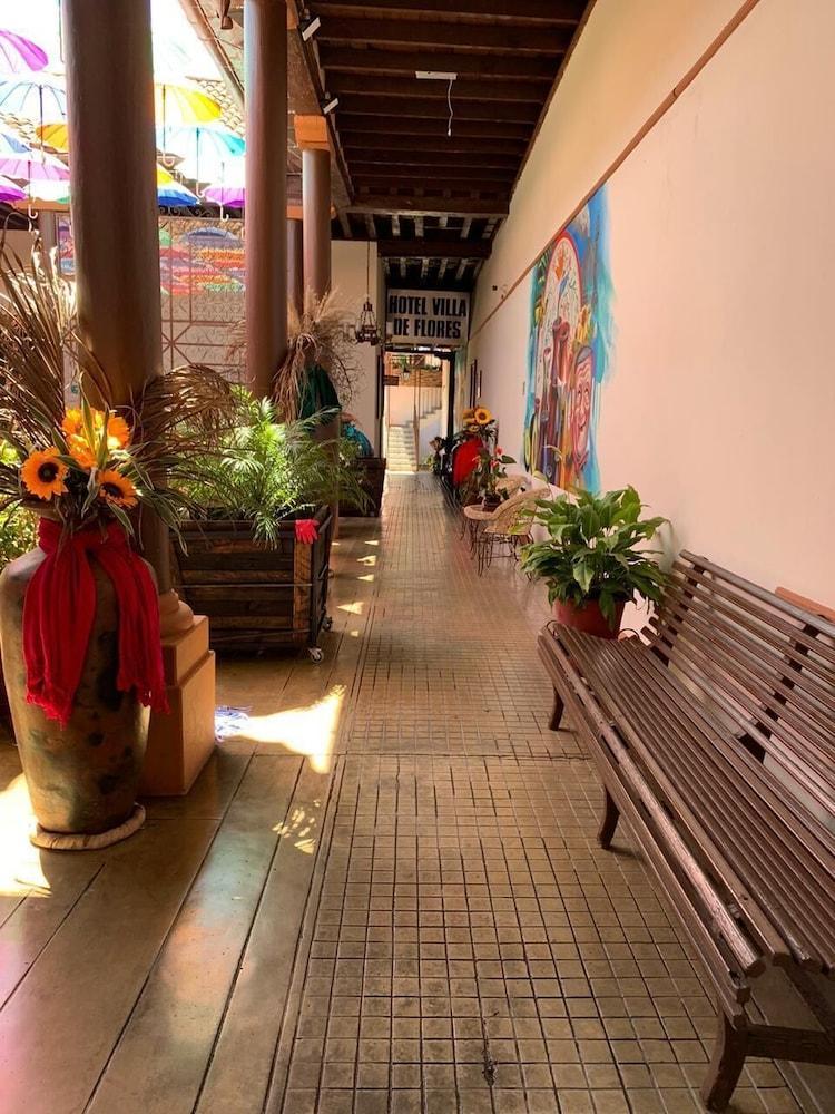 Hotel Villa De Flores Uruapan  エクステリア 写真